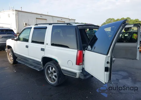 1999 Chevrolet Tahoe K1500 from USA, damaged, VIN 1GNEK13R3XJ499856